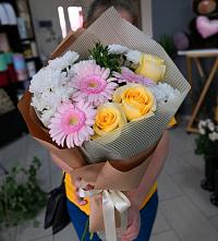 Букет цветов из:  Герберы, Розы и Хризантемы в Гладковской