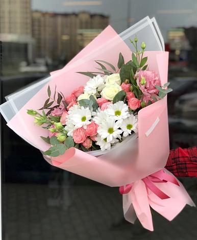 Букет цветов из: Розы, Лизиантусы и Хризантемы в Гладковской